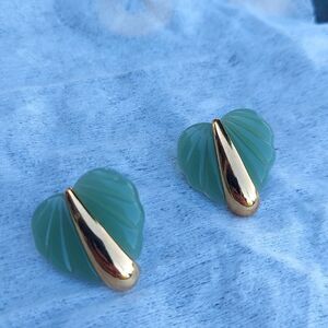 Lovely Faux JADE Plastic HEART Earrings Gold Tone Pierced Pretty‎